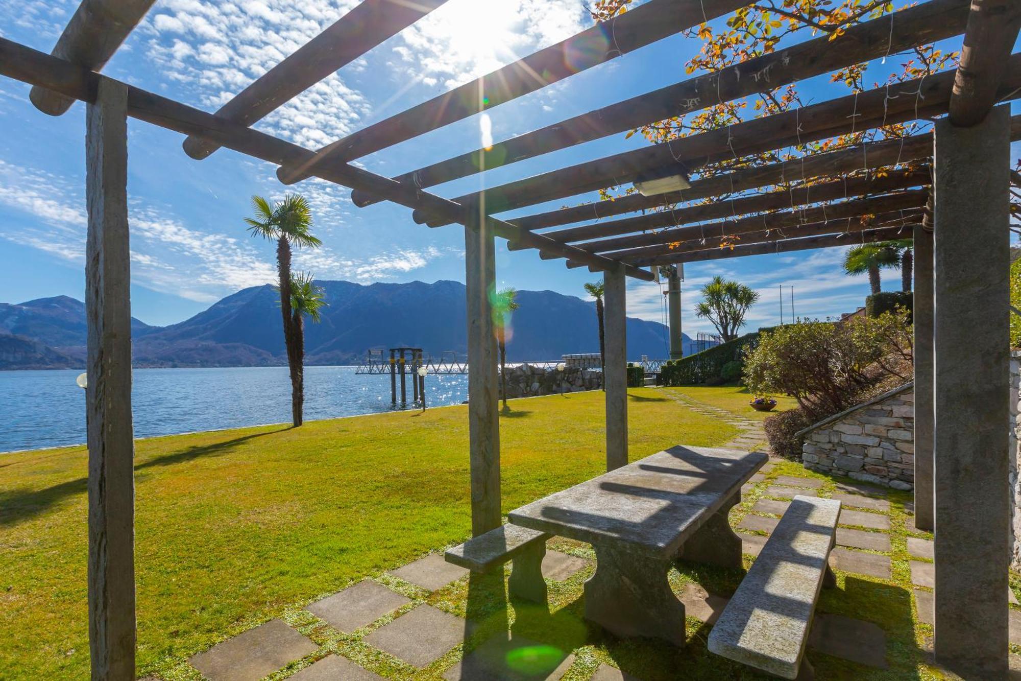 Blu Lake Apartment On Ghiffa Beach - Happy Rentals Exterior foto