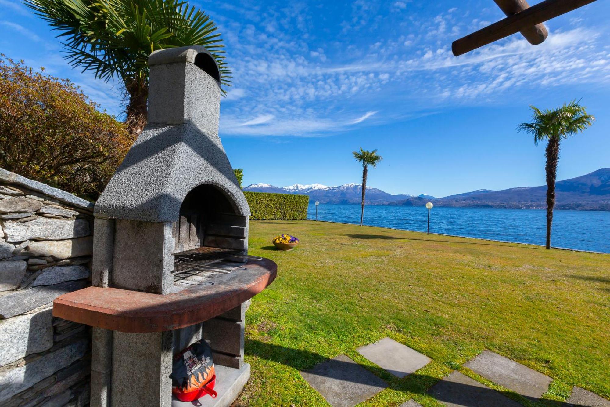 Blu Lake Apartment On Ghiffa Beach - Happy Rentals Exterior foto